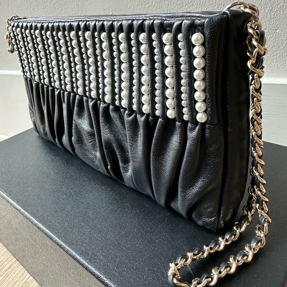 FULL SET - CHANEL Vintage and Classic Black Clutch with Faux Pearls - Picture 3 of 13